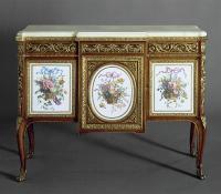 Carlin Martin, Commode