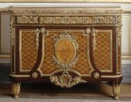Commode, par Jean-Henri Riesener