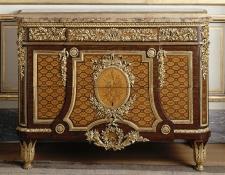 Commode, par Jean-Henri Riesener